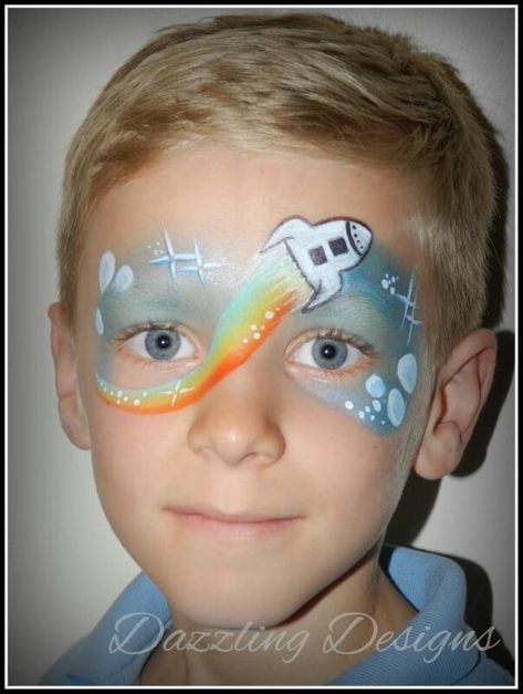 Regenboog raket. Uploaded by kayleigh kraaij Space Theme Face Paint, Space Face Painting, Space Face Paint, Car Face Paint, Alien Face Paint, Face Painting Images, Painting Costume, Face Painting Tips, Face Painting For Boys