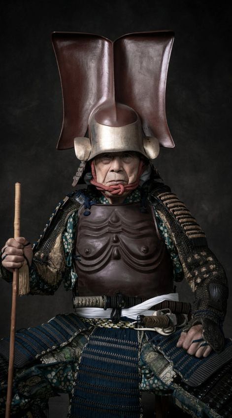 Vintage Samurai, Chinese Armor, Medieval Helmets, History Magazine, Japanese Warrior, Samurai Armor, National Geographic Magazine, Ghost Of Tsushima, Japan Culture