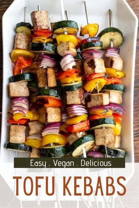 Easy tofu kebabs- this vegan grilling recipe is so simple to throw together and something that everyone will love! A great vegan potluck recipe! Camping Recipes Dinner, Tofu Kebab, Vegan Grilling Recipes, Best Tofu Recipes, Easy Tofu, Vegan Potluck, Summer Bbq Recipes, Vegan Summer Recipes, Vegan Grilling