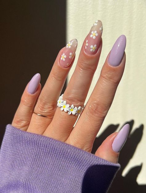 25 Dreamy Light Purple Nails For A Whimsical Manicure Light Purple Nails, Violet Nails, Sheer Nails, Lilac Nails, February Nails, Lavender Nails, Cute Spring Nails, Oval Nails, Nail Designs Spring