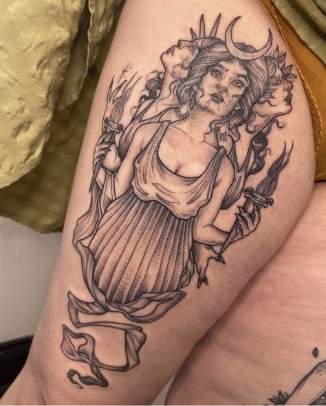 greek goddess hecate tattoo Goddess Chest Tattoo, Greek Gods And Goddesses Tattoos, Hestia Tattoo, Hecate Goddess Tattoo Design, Hecate Goddess Tattoo, Mother Hekate, Hekate Aesthetic, Hekate Tattoo, Hecate Tattoo