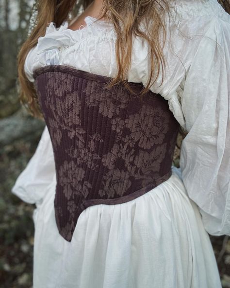 The shape of these stays might be my new favorite thing. They look so incredibly elegant and historical! The front panel is fully boned, sides and back partially boned. Cordelia Stays, made to order in your size, available with the spring collection March 22nd. Size XL will be ready to ship! #historicalfashion #historicalcostume #historicallyinspired #stays #corset #historybounding #royalcore #princesscore #renfaire #renfairecostume #renaissancefestival #renaissancecorset #fairytalefashio... Historical Stays, Stays Corset, Berne Switzerland, 18th Century Stays, Jade Dress, Corset Sewing Pattern, Find Style, Folk Costume, Women's Costumes