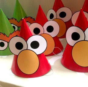 Sesame Street Party Printable - DIY party hats Furchester Hotel, Party Hats Diy, Sesame Street Birthday Party Ideas Boy, Elmo Birthday Party Boy, Cookie Monster Party, Angry Birds Party, Elmo Birthday Party, Sesame Street Birthday Party, Monster Birthday Parties