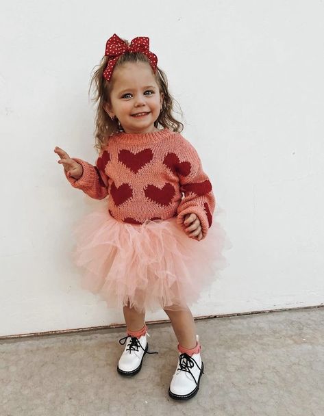 Kenzie Lunt, Valentines Baby Photoshoot, Toddler Valentine Outfits, Valentines Baby Photos, Kindergarten Outfit, Baby Valentines Outfit, Girls Valentines Outfit