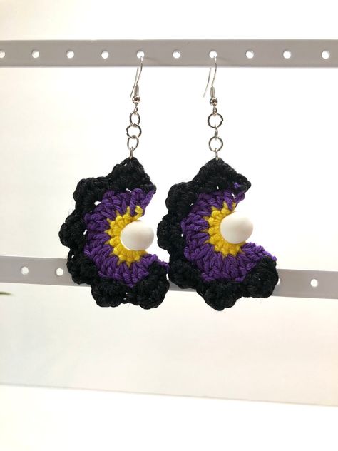 Pride Flag Crochet, Crochet Earrings Free Pattern, Pride Crochet, Nonbinary Flag, Flag Earrings, Crochet Mermaid, Quirky Earrings, Pride Flag, Crochet Bags