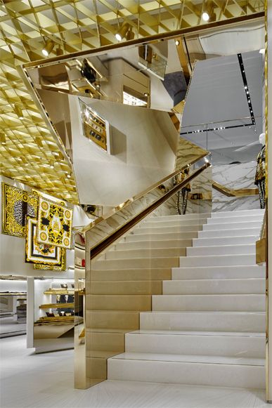 VERSACE MUNICH | WORKS - CURIOSITY - キュリオシティ - Commercial Design Retail, Clothing Store Interior Design, Versace Store, Luxury Stairs, Clothing Store Interior, Versace Shop, Mirror Design Wall, Magic Mirror, Store Design Interior