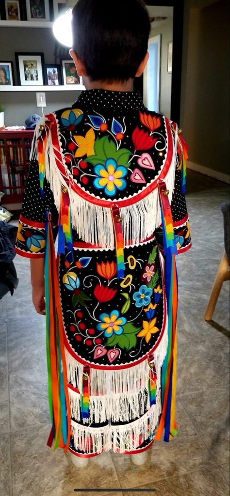 Native American Regalia Patterns, Native Regalia, Jingle Dress Ideas, Jingle Dress Pattern, Boys Grass Dance Regalia Outfit, Ojibwe Art, Pow Wow Regalia, Mens Chicken Dance Regalia, Jingle Dress Regalia