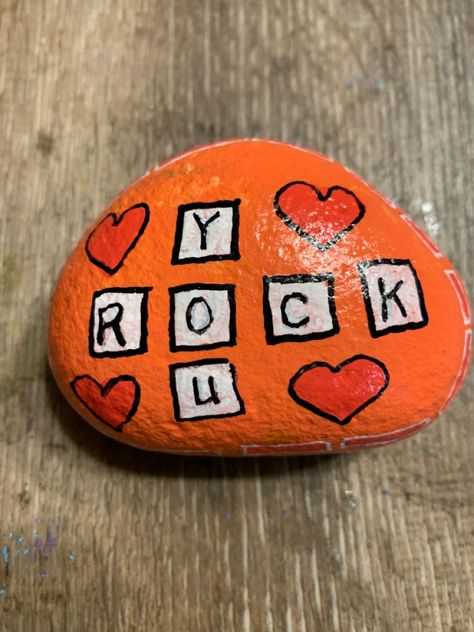 Painted rock Positive Painted Rocks, Valentine Rocks, Summer Rocks, Painting 101, You Are My Rock, Diy Rock Art, Positive Sayings, Camp Rock, Rocks Painted