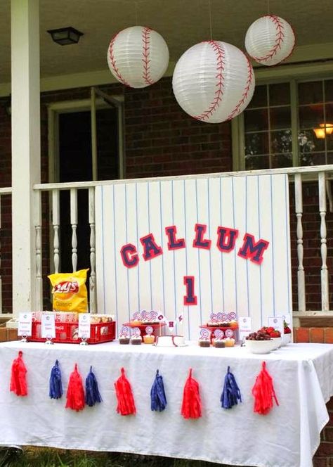 Smarty Parties: "Who's on First?" Callum's Baseball First Birthday Baseball Theme Birthday, Baseball First Birthday, Baseball Theme Party, Boys First Birthday Party Ideas, Baseball Birthday Party, Baseball Party, Baseball Theme, Baseball Birthday, Sports Birthday