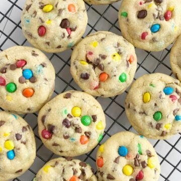 M&M Chocolate Chip Pudding Cookies - Together as Family Mnm Cookies, Pudding Cookies Recipes, Chocolate Chip Pudding, White Chocolate Macadamia Nut Cookies, Chocolate Chip Pudding Cookies, Macadamia Nut Cookies, White Chocolate Macadamia, M And M, Pudding Cookies