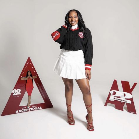 Delta Sigma Theta Photoshoot, Delta Sigma Theta Apparel, Sorority Photoshoot, Delta Sigma Theta Gifts, Grad Picture Ideas, College Grad Photos, Grad Outfits, Delta Girl, Delta Sorority