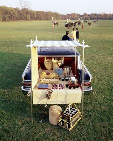 Picnic Images, Country Squire, Picnic Inspiration, Company Picnic, Polo Match, Picnic Time, Table Set Up, Tailgate Party, Summer Picnic