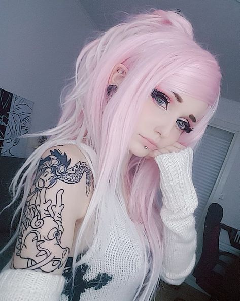 9,992 Likes, 96 Comments - Reito neo (@reitoneeo) on Instagram: “Dragon Ball is life 🐉🖤 I'm super exited to see the new movie soon ! I can't wait ! . Thank you…” Goth Piercings, Pink Hair Girl, Grunge Teen, Indie Scene, Scene Boys, Candy Hair, Alt Girls, Alternative Makeup, Scene Girls