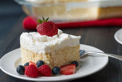 Los mejores pasteles 3 leches que encontrarás en CDMX Tres Leches Recipe, Cake Gif, Tres Leches Cake Recipe, Leches Cake, Strawberry Shortcake Recipes, Shortcake Recipe, Light Cakes, Tres Leches Cake, Milk Cake