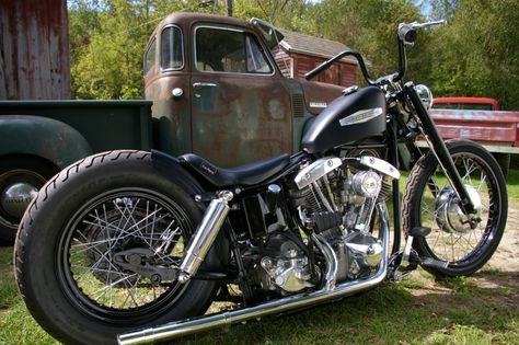 Nice swingarm shovel!! Shovelhead Bobber, Shovelhead Chopper, Shovel Head, Old School Motorcycles, Мотоциклы Harley Davidson, Custom Motorcycles Bobber, Harley Shovelhead, Old School Chopper, Harley Bobber