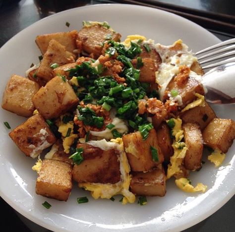 ( Bot Chien ) - Vietnamese Fried Rice Flour Cake with Scrambled Eggs . Bot Chien, Vietnamese Fried Rice, Rice Flour Cake, Vietnamese Foods, Vietnamese Cuisine, Vietnamese Food, Fried Tofu, Vietnamese Recipes, Rice Flour