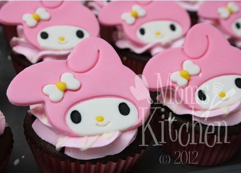 cupcake-mymelody | Flickr - Photo Sharing! My Melody Cupcakes, Hello Kitty Pinata, Hello Kitty And My Melody, Sanrio Food, Kitty Cupcakes, Hello Kitty Birthday Cake, Melody Wallpaper, Anime Cake, Hello Kitty Cupcakes