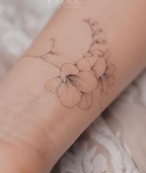 Cuff Tattoo, Tatoo Inspiration, Petite Tattoos, Delicate Tattoo, Arm Band Tattoo, Cute Small Tattoos, Girly Tattoos, Band Tattoo, Dream Tattoos