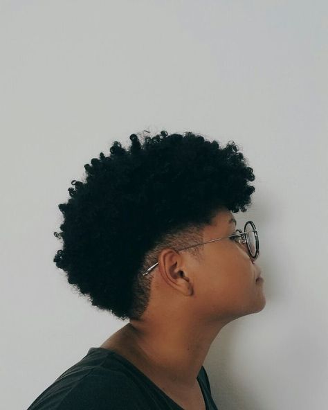 Afro Mullet, Curly Taper, Afro Haircuts, Undercut Natural Hair, Tapered Haircut For Women, Fade Haircut Women, Short Black Haircuts, Tapered Afro, Taper Fade Curly Hair