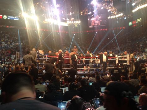 Attend a boxing match in Las Vegas. Boxing Match, Black Photography, Future Lifestyle, Kickboxing, Boxing, Wwe, Las Vegas, Bucket List, Vision Board