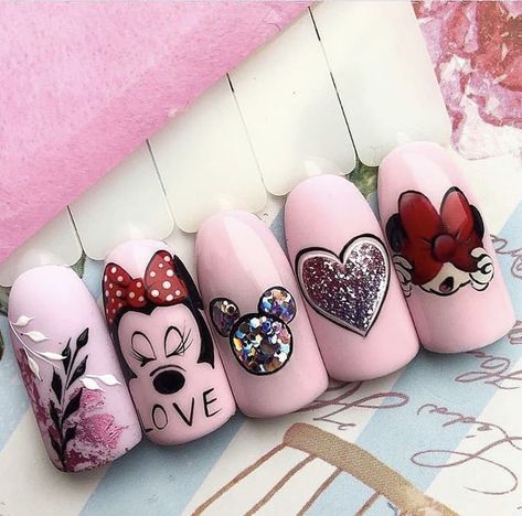 Valentines Nails Heart, Nail Ideas Valentines, Desain Salon Kuku, Nails Valentines Day, Sunny Nails, Mickey Mouse Nails, Disney Acrylic Nails, Minnie Mouse Nails, Trend Nails