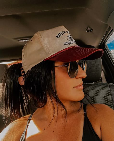 Chelsea Houska Aesthetic, Punchy Black Hair, Western Instagram Aesthetic, Black Hair Cowgirl Aesthetic, Western Selfie Ideas, Black Hair Country Girl, Western Black Hair, Cowboy Hat Hairstyles Long Hair, Black Hair Cowgirl