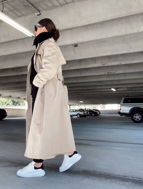 Joggers And Trench Coat, How To Style Oversized Trench Coat, Trench Coat In Winter, Oversized Trench Coat Outfits Casual, Hoodie Under Trench Coat, Aritzia Trench Coat, How To Wear A Trench Coat Winter, Floor Length Trench Coat, Trench Coat Oversized