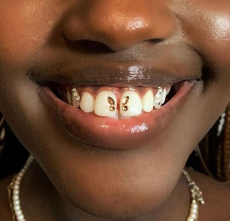 Tooth Gems With Gap, Teeth Jewels, Teeth Bling, Teeth Accessories, Teeth Gems, Pretty Teeth, Fresh Clothes, Diamond Teeth, Tooth Gems