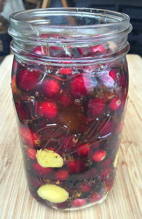 Fermentation Crock Recipes, Honey Fermenting, Witch Treats, Fermented Cranberries, Raw Honey Recipes, Thanksgiving Cranberry Sauce, Probiotic Recipes, Fermented Fruit, Thanksgiving Cranberry