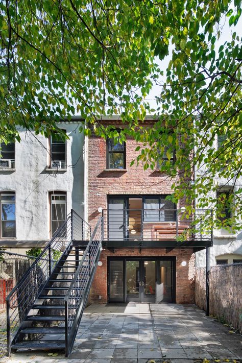 The Insider: Tight Budget on Crown Heights Townhouse Reno Calls for Clever Workarounds | Brownstoner Row House Entryway, City Townhouse Interior, Brownstone Parlor Floor, Brick Rowhouse Exterior, Brooklyn Townhouse Exterior, Row House Renovation, Brownstone Backyard, Beaverbrook Townhouse, West Village Brownstone