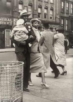 Out and about in New York City, 1936. 20s Aesthetic Fashion, 20s Aesthetic, New York Snow, African History Facts, New York People, House Of The Rising Sun, Vintage Theatre, City People, Guys And Dolls