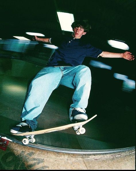 90s Mens Style, Skate Pictures, Hard Poses, Tom Penny, Skate Shoot, Skater Lifestyle, Skating Pics, Skateboarding Photography, Flip Skateboards