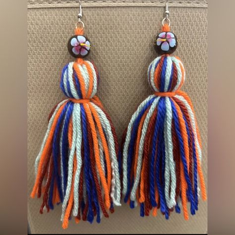 Multicolor Tassels Earrings Hand Crafted With Hawaii Beds Diy Yarn Earrings, Yarn Earrings, Tassels Earrings, Diy Jewelry Rings, Diy Yarn, Earrings Diy, Boho Macrame, Macrame Ideas, Yarn Diy