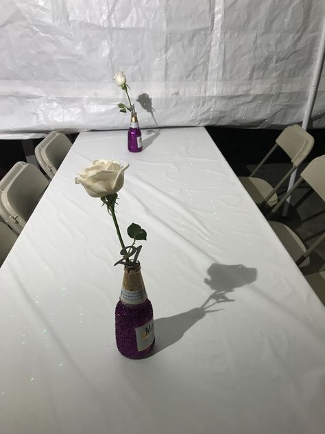 Modelo Centerpieces, 21st Centerpiece Ideas, 21st Birthday Centerpieces, Selena Party, 18th Birthday Party Themes, 21st Bday Ideas, Birthday Centerpieces, 18th Birthday Party, Birthday Party 21