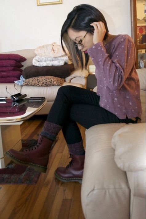 Just what the doctor ordered. More Dr. Martens! Combat Boot Outfit, Dr Martens Outfit, Doc Martens Style, Martens Style, Doc Martens Outfit, Fall Leggings, Boating Outfit, Legging Outfits, Rc Boats