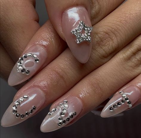 Rhinestone Star Nails, Bedazzled Nails Rhinestones, Gem Nails Rhinestones, Bedazzled Nails, Euphoria Makeup, Mens Nails, La Nails, Studded Nails, Gem Nails