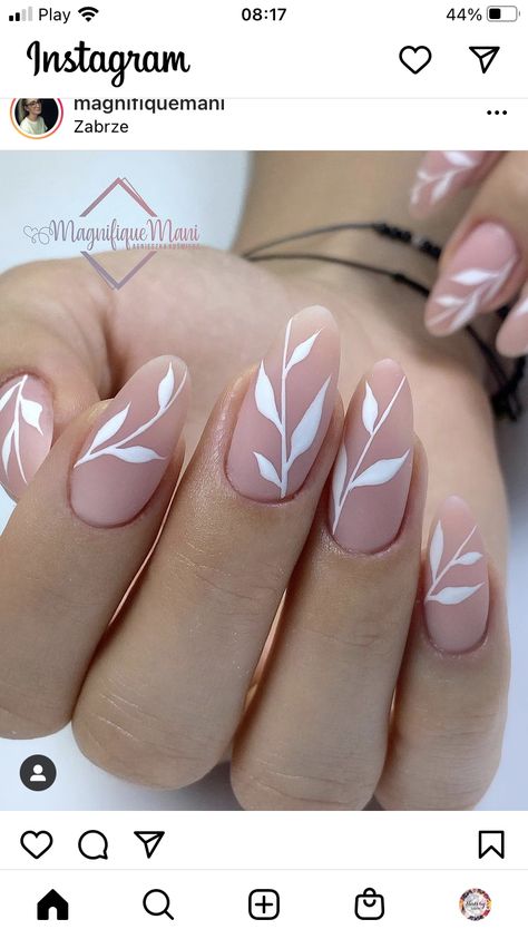 White Nails With Leaves, White Floral Nails, White And Silver Nails, Silver Nails, White Leaf, Floral Nails, Matte Nails, Nude Nails, Nails Art