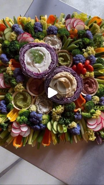 Silverlake Socialite on Instagram: "Eat. Your. Veggies (but make ‘em pretty!) 🥦🥕🥒" Vegan Crudite Platter, Veg Tray Ideas Vegetable Platters, Crudite Platter Ideas, Crudite Platter, Vegetable Platter, Charcuterie Inspiration, Veggie Tray, Grazing Tables, March 1