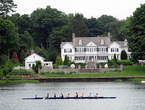 Conneticut Homes Exterior, Conneticut Homes Aesthetic, Conneticut Homes, Farm Compound, Classy Curtains, Amazing Mansions, Southern Colonial Homes, Connecticut Homes, Hamptons Style Decor