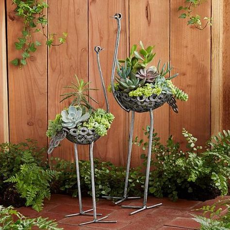 These Garden Planters Are For The Birds...see more at PetsLady.com -The FUN site for Animal Lovers Bohemian Garden, Garden Stand, Recycled Garden, Garden Wallpaper, Metal Yard Art, Metal Garden Art, Homestead Survival, Metal Birds, Perfect Plants