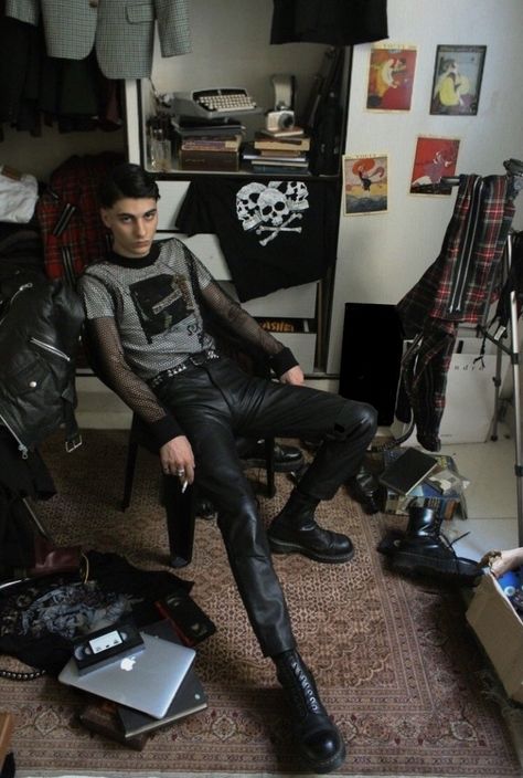 Men's Punk Fashion, Berghain Outfit, Metal Fashion Men, Punk Outfits Men, Goth Outfits Men, Mens Alternative Fashion, Masc Fashion, Goth Guys, Look Grunge