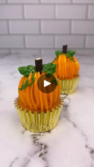 147K views · 2.6K reactions | Itty bitty pumpkins 🧡🎃🧡So tiny they are literally gone in one bite🎃 I made mini cupcakes and added a @maltesers_aus on top 🧡🎃 l used orange buttercream and piping tip 21 for the pumpkin.🎃 I used green buttercream and tips and 352 and 3 for the leaves and vines.🧡🧡 How cute #cupcake #minicakes #halloween #pumpkin #spookyszn #halloweenbaking #cakedbyrach #spookytreats | Caked By Rach | narpy · autumn coffee Cupcakes With Pumpkin Decorations, Pumpkin Cupcakes Decoration, Buttercream Pumpkins, Pumpkin Shaped Cake, Green Buttercream, Turkey Cupcakes, Pumpkin Cupcake, Orange Buttercream, Piping Tip