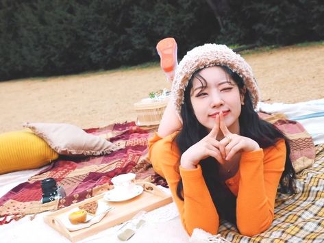 Yes I Am Dahyun, Orange Icons:), Dahyun Twice, Kim Dahyun, Twice Chaeyoung, Sana Momo, Theme Color, Set Me Free, Variety Show