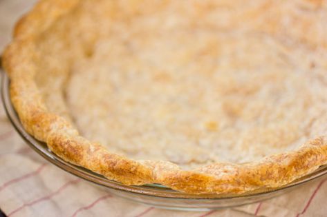 13) Protect the edges. If your parbaked dough needs a long bake once filled, say more than 45 minutes, you can easily protect the edges from burning. Cut two 15″ long rectangles of foil and place them on the counter in a criss-cross. Place the pie pan in the center of the cross, and fold up the edges of foil, crimping and folding them so that they cover just the edges. (Note: this is easier to do when the crust is cool.) Pie Crust Without Shortening, Fat Free Recipes, Butter Pie, Pastry Blender, Pie Dough, Japanese Dishes, Shortening, Pie Dessert, Dim Sum