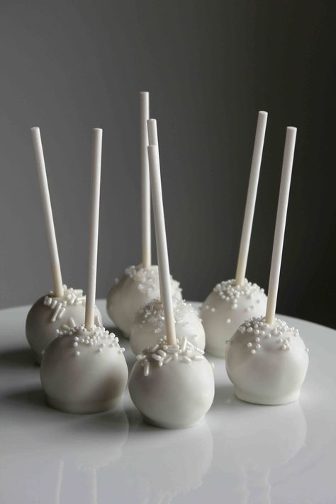 Wedding Cake Simple Buttercream, Elegant Cake Pops, White Cake Pops, Wedding Cake Pops, Diy Wedding Cake, Torte Cupcake, Wedding Cake Recipe, Cake Pop Recipe, Wedding Cake Flavors