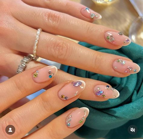 Stone Nails, Taylor Swift Nails, Siren Aesthetic, Minimal Nails, Nail Style, Gem Nails, Nagel Inspo, Nails 2024, Cat Kuku