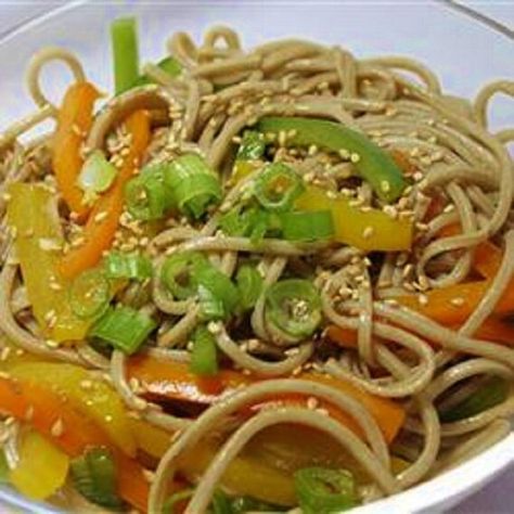 Udon Noodles Recipe, Microwave Meals, Buttered Noodles, Udon Noodles, Noodles Recipe, Asian Flavors, Chinese Dishes, Noodle Bowls, Noodle Recipes