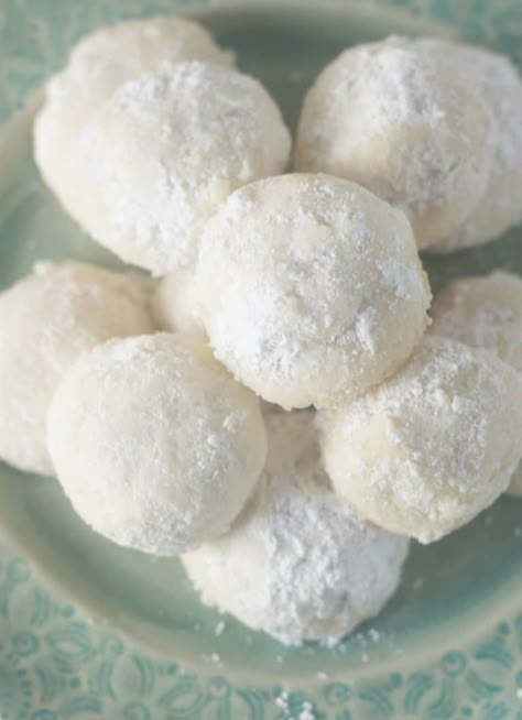 Lemon Meltaway Cookies Danish Wedding, Russian Tea Cookies, Russian Tea Cakes, Pecan Snowball Cookies, Snowball Cookie Recipe, Russian Tea Cake, Mexican Wedding Cookies, Russian Tea, Snowball Cookies