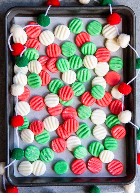 Cream Cheese Mints - Best Christmas Desserts Peppermint Cream Cheese Mints, Christmas Mint Candy, Cream Cheese Peppermints, Cream Cheese Butter Mints, Butter Mints Recipe Cream Cheeses, Cream Cheese Mints In Molds, Cream Cheese Mints Recipe Christmas, Cream Cheese Candy Recipes, Soft Christmas Mints