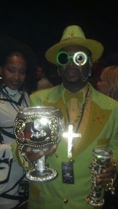 I spotted this guy at the opening night of Mike Tyson's one-man show. He makes these chalices known as pimp cups. Pimps N Hos, Pimp Aesthetic, Pimp Party Theme, Pimp Halloween Costume, Players Ball Theme Party, Pimp Costume, Pimp Aesthetics, Friday After Next, Ball Theme Party